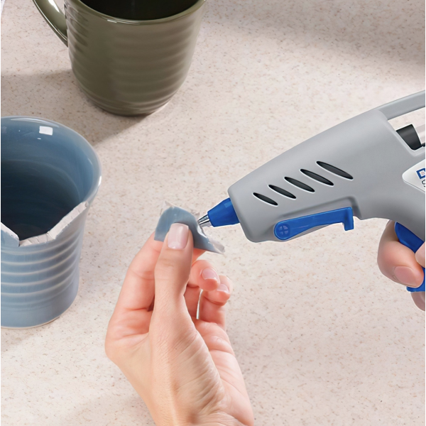 Клейовий пістолет Dremel 940 (940-3) з 3 стрижнями 11 мм (F0130940JC)