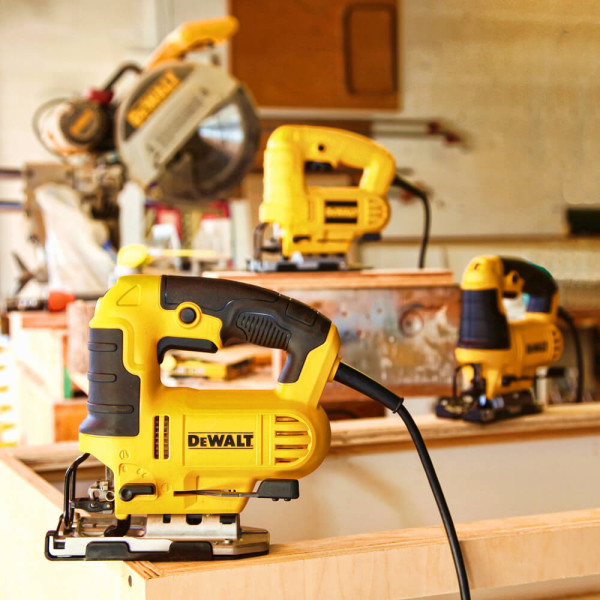 Пилка лобзиковая сетевая DeWALT (DWE349)
