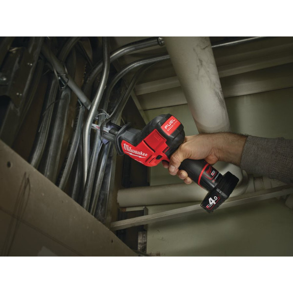 Пила сабельная аккумуляторная бесщеточная MILWAUKEE M12 CHZ-602X (ЗУ+2акк.Х6Ач+HDкейс) (4933451511)