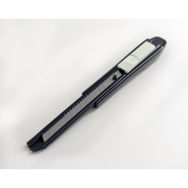 Нож строительный TAJIMA DC-A310BK с выдвижным сегментным лезвием 9 мм (1101-2004)