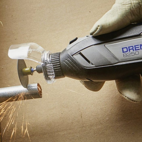 Многофункциональный инструмент Dremel 8250-5/65 (2×12V 2.0Ah) c аксессуарами в кейсе (F0138250JF)