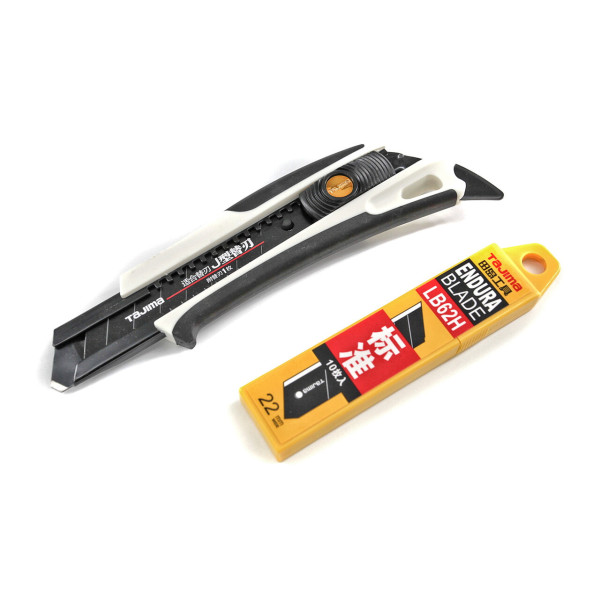 Нож строительный TAJIMA DFC-J640W с выдвижным сегментным лезвием 22 мм (1101-3022)