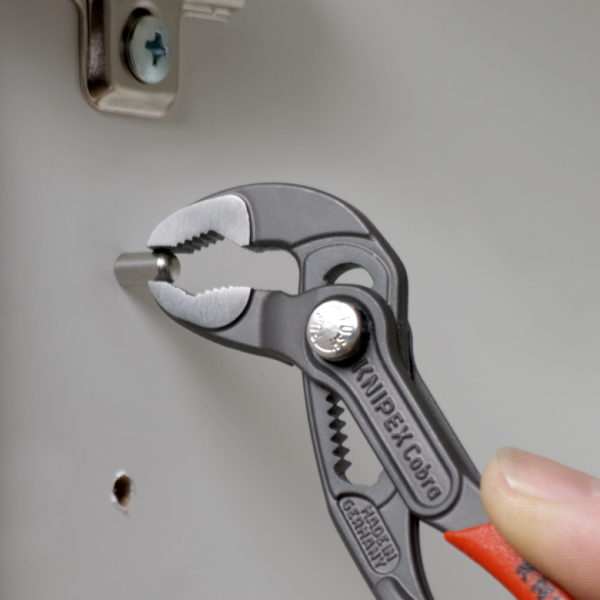 Переставные клещи Knipex Cobra сантехнические, 125 мм (87 01 125)