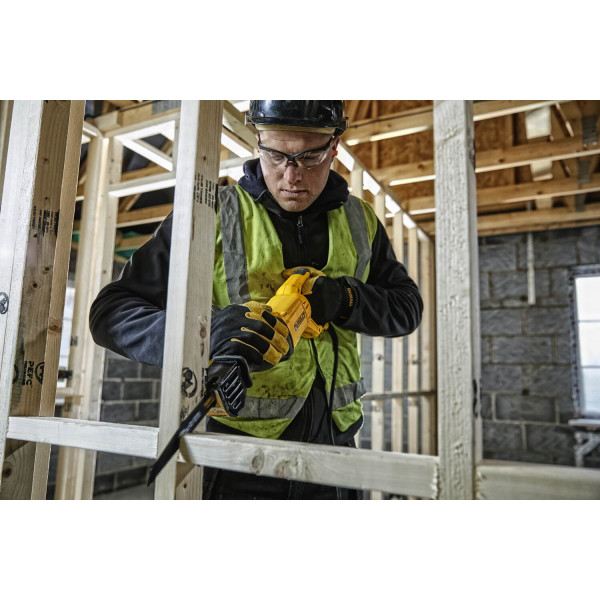 Пила шабельна мережева DeWALT (DWE305PK)