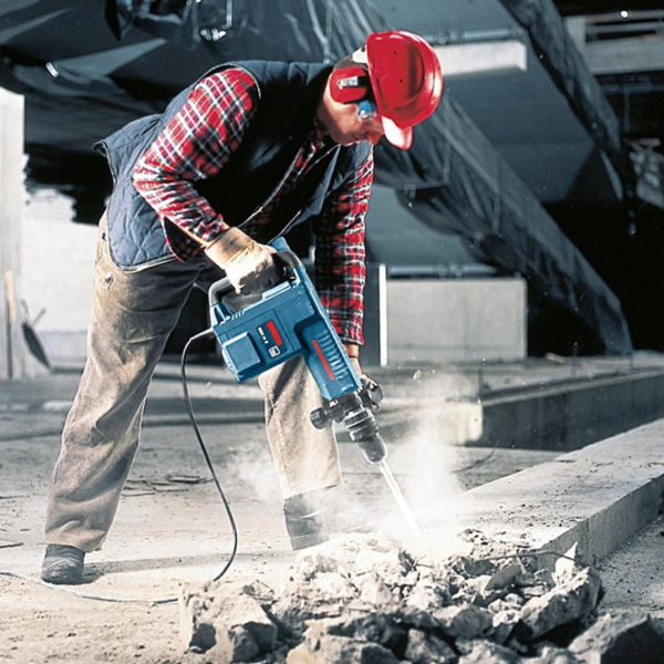 Отбойный молоток Bosch Professional GSH 11 E с плоским зубилом в кейсе (0611316708)