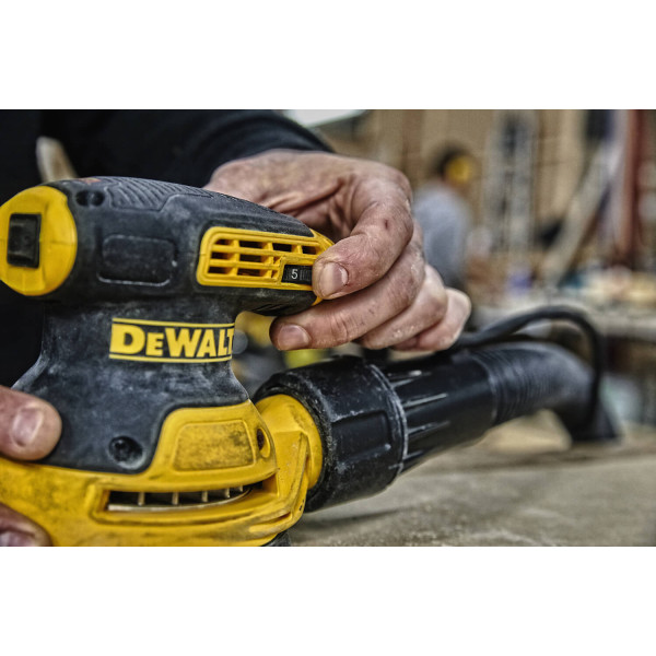 Шліфмашина ексцентрикова мережева DeWALT (DWE6423)