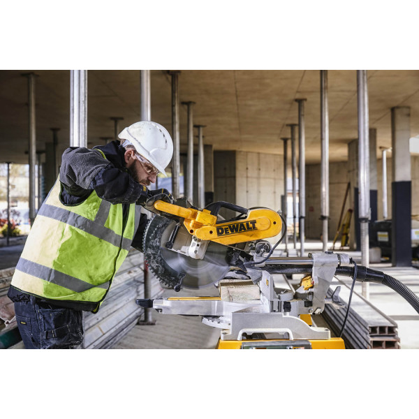 Настольная торцовочная пила DeWALT (DWS780)