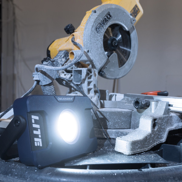 Прожектор переносной 3500 lumen FLOOD LITE MC SCANGRIP (с 5-метровым кабелем и USB-портом) (03.5662)