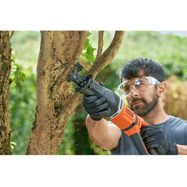 Пила шабельна мережева BLACK+DECKER (BES301)